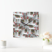 「クイーンズ・ギャンビット: ポケットクイーンの散在ペア」 スクエア壁時計 (ホーム)