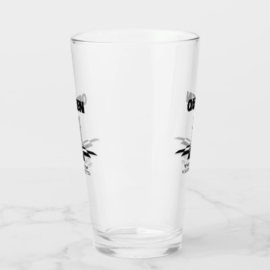 クイーンチェス彼女は任意の方向に移動できることを知っている タンブラーグラス (左)