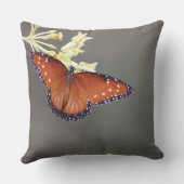 クイーンバタフライオンデザートミルクウィード クッション (裏面)