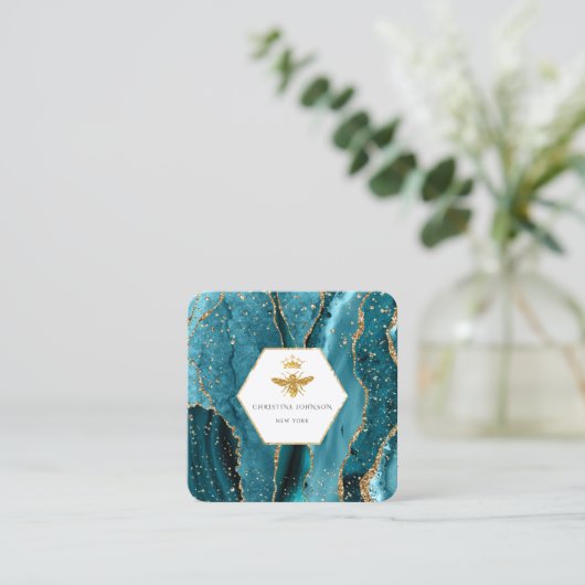 クイーンビーのロゴをターコイズアガテ スクエア名刺 (スタンド正面)