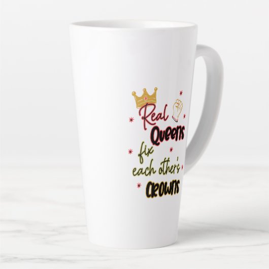 クイーン実在ズがお互いの王冠を固定する カフェラテマグ (右アングル)