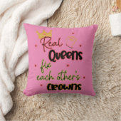 クイーン実在ズがお互いの王冠を固定する クッション (ブランケット)
