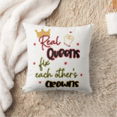 クイーン実在ズがお互いの王冠を固定する クッション (ブランケット)