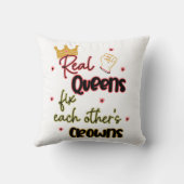 クイーン実在ズがお互いの王冠を固定する クッション (裏面)