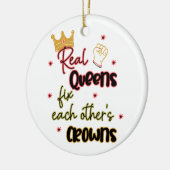 クイーン実在ズがお互いの王冠を固定する セラミックオーナメント (左)