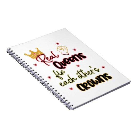 クイーン実在ズがお互いの王冠を固定する ノートブック (右側)