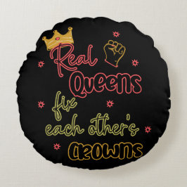 クイーン実在ズがお互いの王冠を固定する ラウンドクッション