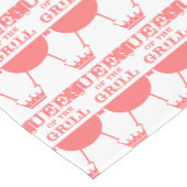 クイーン・オブ・ザ・グリル，ピンク ショートテーブルランナー (コーナー)