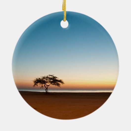クウェートの日の出の孤独な木 セラミックオーナメント (裏面)
