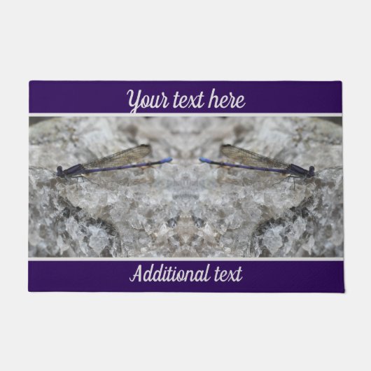 クオーツロックの紫色のダンセルフライパーソナライズされた ドアマット (正面)