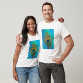 クジャクの羽のクローズアップ Tシャツ (ユニセックス)