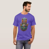 クジャクの色 ハムサ ゴールドの第三の眼付き Tシャツ (正面フル)