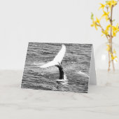 クジラが尾の羽の誕生日カードを振る カード (黄色い花)