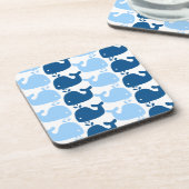 クジラのシルエットのプリントのコルクのコースター コースター (左側)