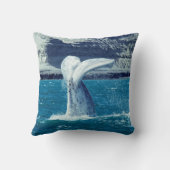 クジラの子牛の尾 – アルゼンチン クッション (裏面)