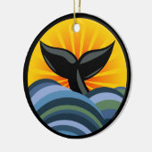 クジラの尾波および日が差すことのオーナメント セラミックオーナメント (左)