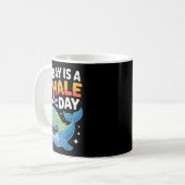 クジラの日 カワイイ漫画の海の動物を見る コーヒーマグカップ (正面左)