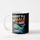 クジラの日 カワイイ漫画の海の動物を見る コーヒーマグカップ (左)
