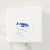 クジラモダンの赤ちゃんシャワーの下の青い男の子 フェイバータグ (インサイチュ)