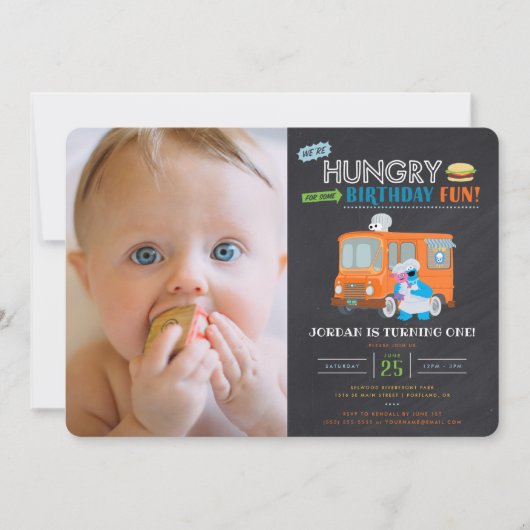 クッキーモンスターのフードトラックの黒板の誕生日 招待状 (正面)