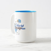 クッキーモンスター |バスケットボール射撃、 発砲バスケ ツートーンマグカップ (正面左)