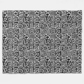 クバスタイルパターン071019 – 白黒 フリースブランケット (正面(横))