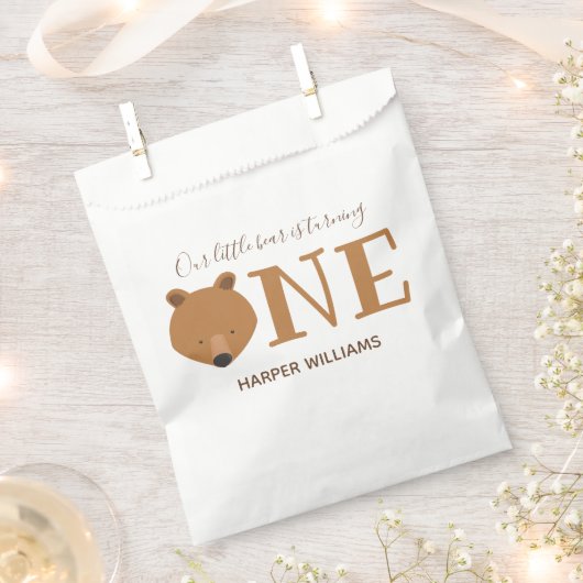 クマかわいい動物の最初の誕生日 フェイバーバッグ (クリップ留めされた状態)