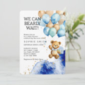 クマさんと一緒にお待ち遠方！ロイヤルブルーとゴールドのベイビーシャワー 招待状 (スタンド正面)