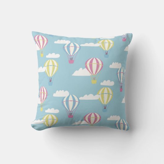 クマとウサギの熱気球の日帰り クッション (正面)