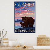 クマとカブ – Glacier National Park, MT ポスター (キッチン)
