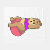 クマとフィットネスエクササイズボール.PNG フリースブランケット (正面(横))