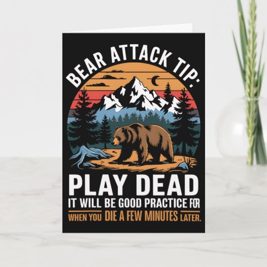クマに襲われたら死んだふり おもしろ キャンピング ハイキング もう カード (正面)