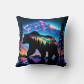 クマのシルエット(自然景観) クッション (裏面)