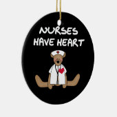 クマのナースにはハートTシャツとギフトがある セラミックオーナメント (右)