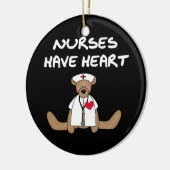 クマのナースにはハートTシャツとギフトがある セラミックオーナメント (左)