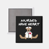 クマのナースにはハートTシャツとギフトがある マグネット (正面/裏面)