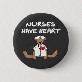 クマのナースにはハートTシャツとギフトがある 缶バッジ (正面)