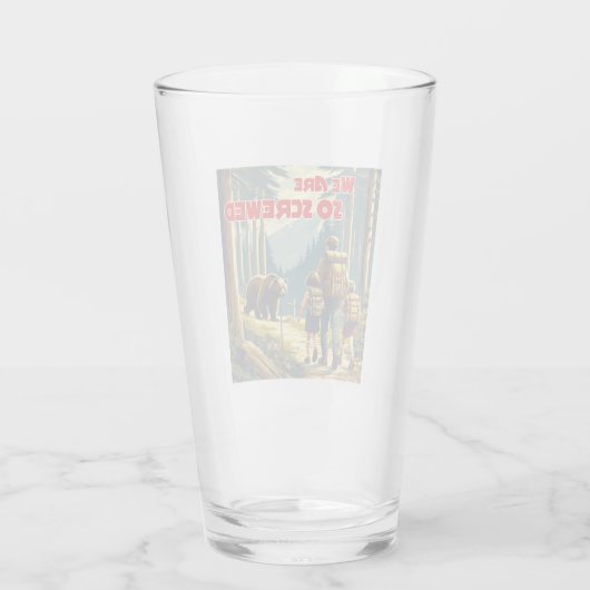 クマのハイキングをしていると思う タンブラーグラス (裏面)