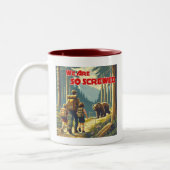 クマのハイキングをしていると思う ツートーンマグカップ (左)