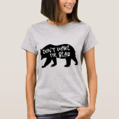クマのママを起こさないおもしろい Tシャツ (正面)