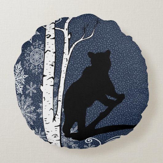 クマの冬の樺の木の森の円枕 ラウンドクッション (裏面)