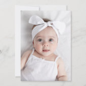 クマの女の子の1歳の誕生日ピンクバルーン 写真 招待状 (裏面)