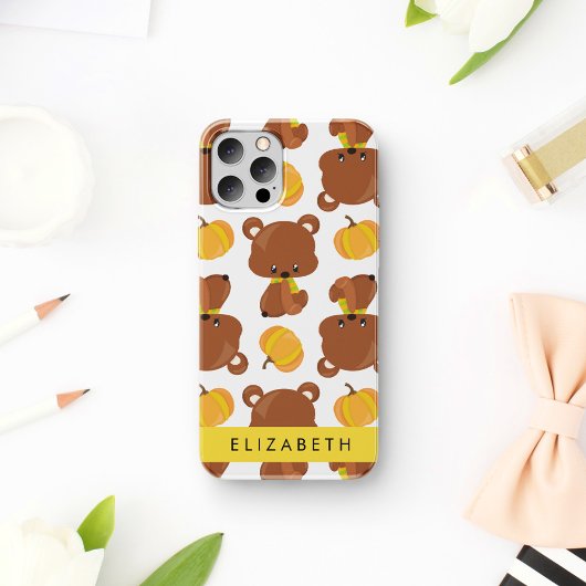 クマの模様、かわいいクマ、カボチャ、お名前 iPhone 16ケース