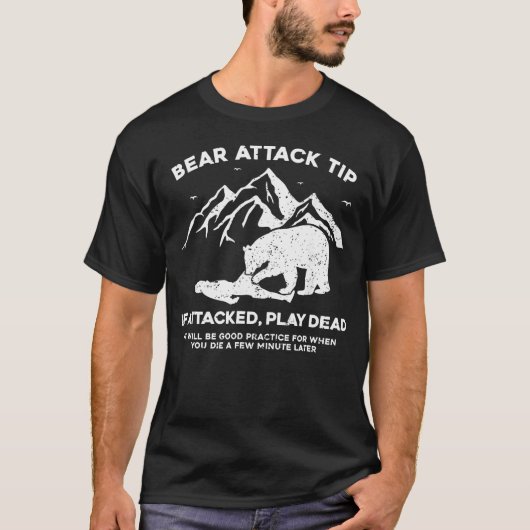 クマの襲撃対策 襲われたら死んだふり Tシャツ (正面)