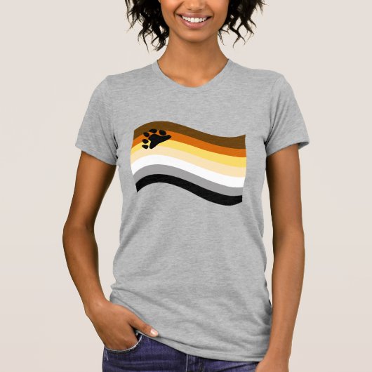 クマの誇りパウ波状フラグ Tシャツ (正面)