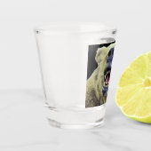 クマの頭を開いた口で野生の動物のうなり声 ショットグラス (左)