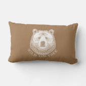 クマの頭、野生で自由な、手で描かれたイラストレーション ランバークッション (裏面)