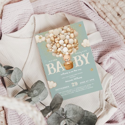 クマの風船が早くセージ緑の赤ちゃんシャワー待つ 招待状
