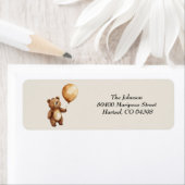 クマの風船の雲が赤ちゃんのシャワーを待つbearly ラベル (インサイチュ)