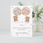 クマの風船ピンクの青ベビーシャワー性別リビール サンキューカード (スタンド正面)